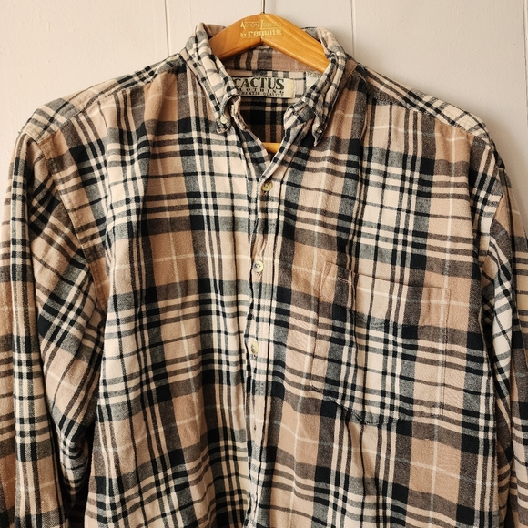 Cactus Clothing Men’s Button Down Shirt Size Large Tan Black Plaid 100% Cotton L - Picture 2 of 9